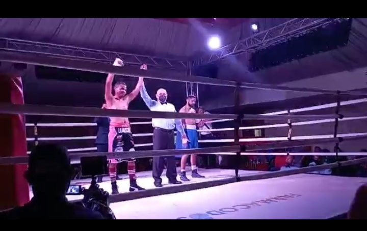 Falconiano Johnny «la Máscara» Sánchez ganó por KO en el primer round