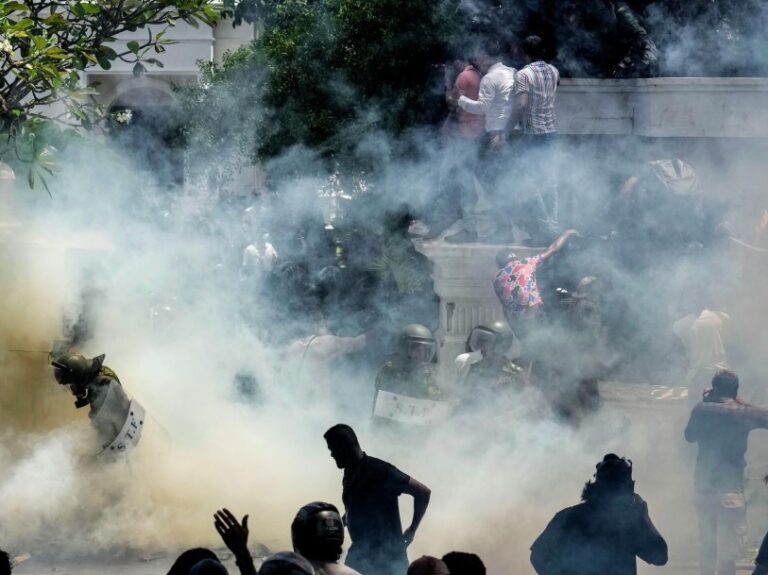 Sri Lanka decreta un toque de queda en Colombo tras las últimas protestas antigubernamentales
