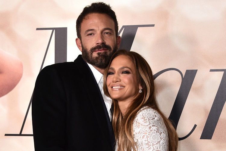 Jennifer Lopez cambia su apellido y le dedica carta a Ben Affleck