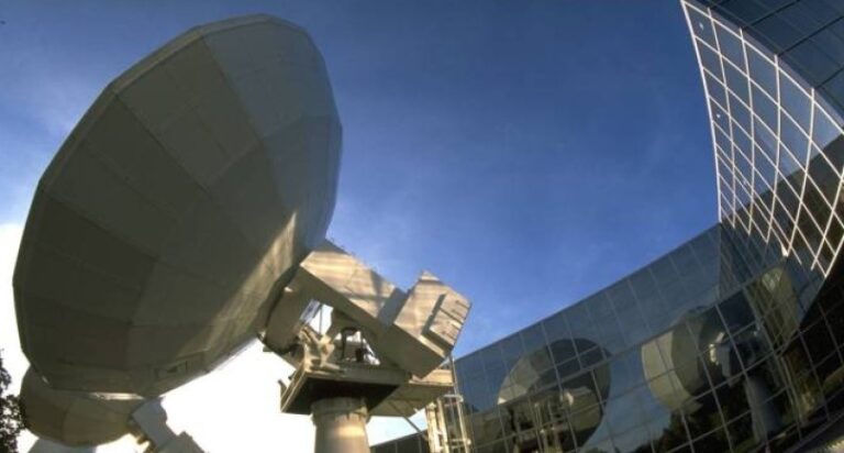 Fusión entre Eutelsat y OneWeb avanza para crear un gigante del internet satelital