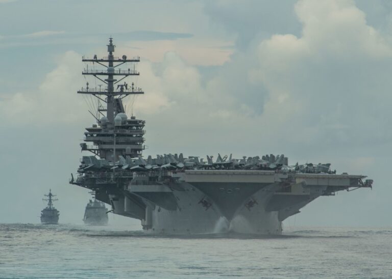 El portaaviones USS Ronald Reagan se dirige hacia Taiwán 
