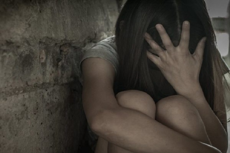 Los Teques: Jovencita de 13 años fue abusada por su padre y hermano durante seis meses