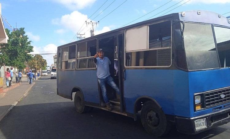 Transportistas aspiran cobrar 4 bolívares en buseta y Bs.5 en por puestos