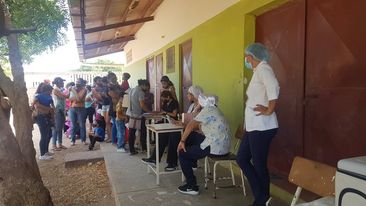 Jornada vacunación anticovid se realiza en la escuela Bolivariana Evaristo Arcaya de Punta Cardón