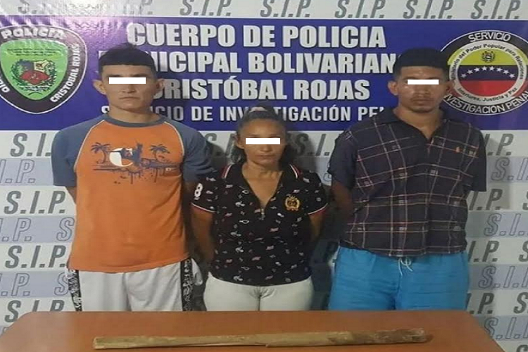 Detienen a una mujer y dos hombres por matar a un perro en Miranda