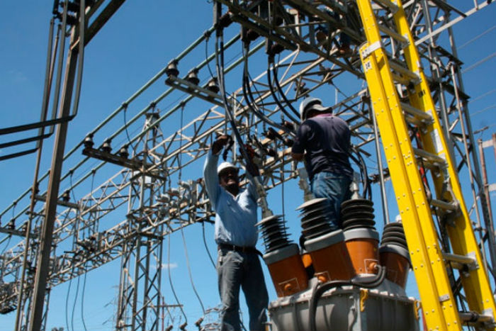 ¿Podría la empresa Siemens ayudar a reconstruir centrales eléctricas en Venezuela?
