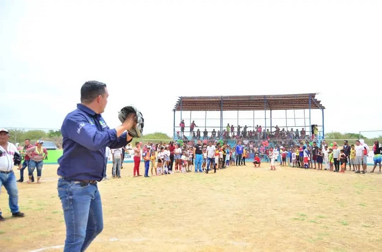 Río Seco recibió con alegría el estadio de béisbol totalmente rehabilitado