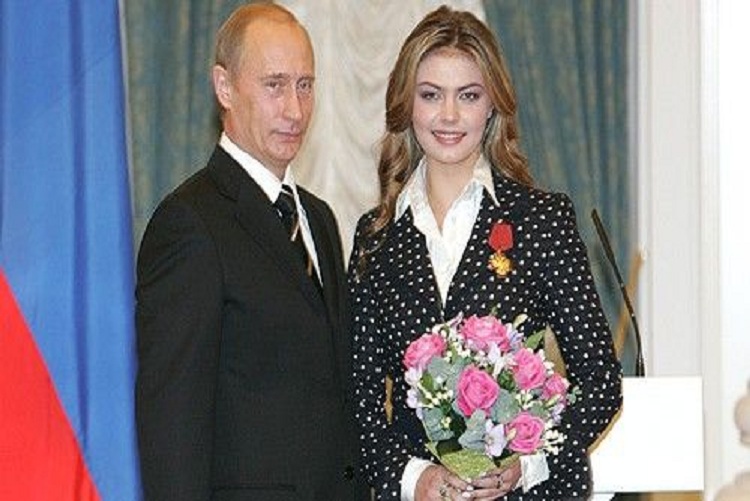 EEUU sancionó a la presunta novia de Vladimir Putin y otros 893 funcionarios rusos