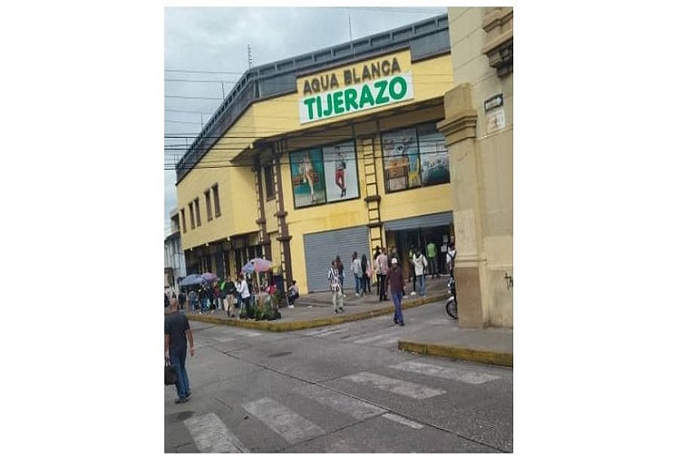 Roban casi 20 mil dólares en efectivo a tiendas Tijerazo en Mérida