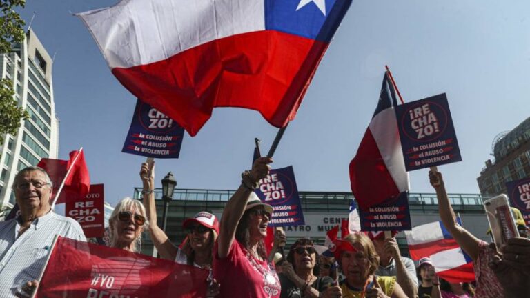 Gobierno chileno lanza campaña para promover voto a días de plebiscito constitucional