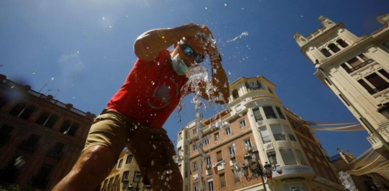 Más de la mitad de España bajo alerta por altas temperaturas, lluvias y tormentas