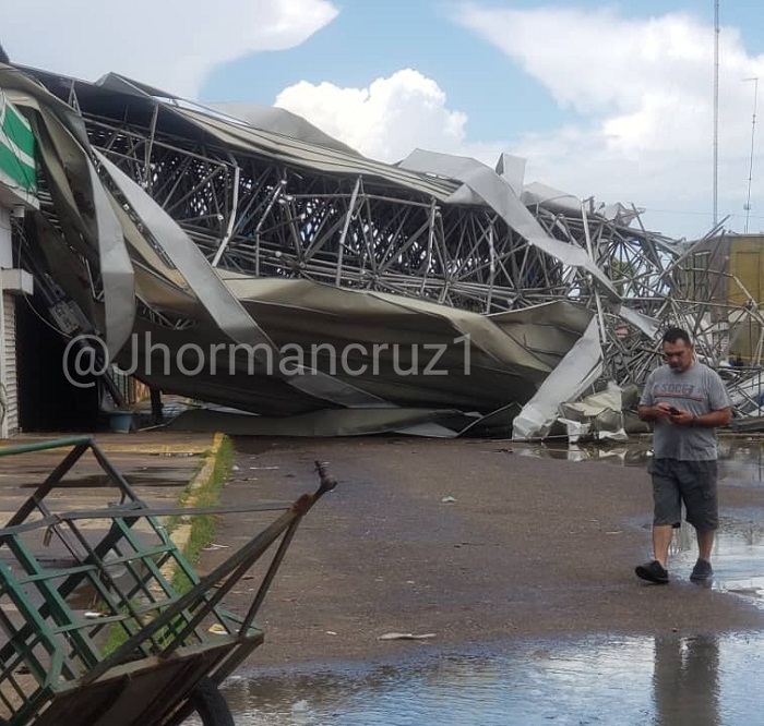 Lluvias y vientos huracanados dejan 15 heridos en La Cañada de Urdaneta