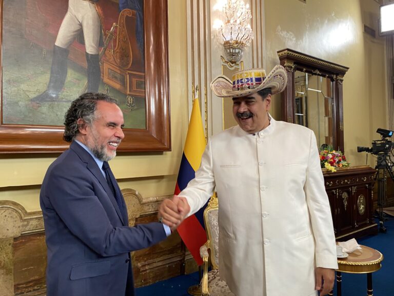Maduro recibió al embajador colombiano
