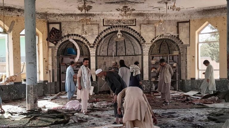Al menos 21 muertos en atentado en una mezquita de Afganistán
