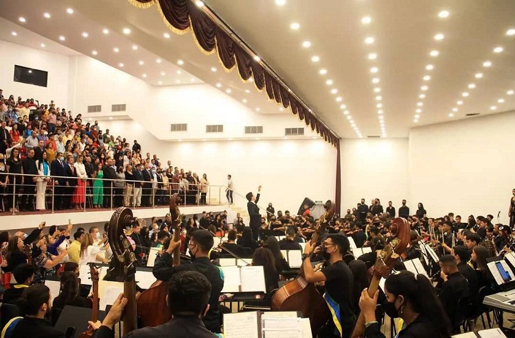 Gobernador Clark y alcalde Hernández reinauguran el Teatro Omar Hurtado