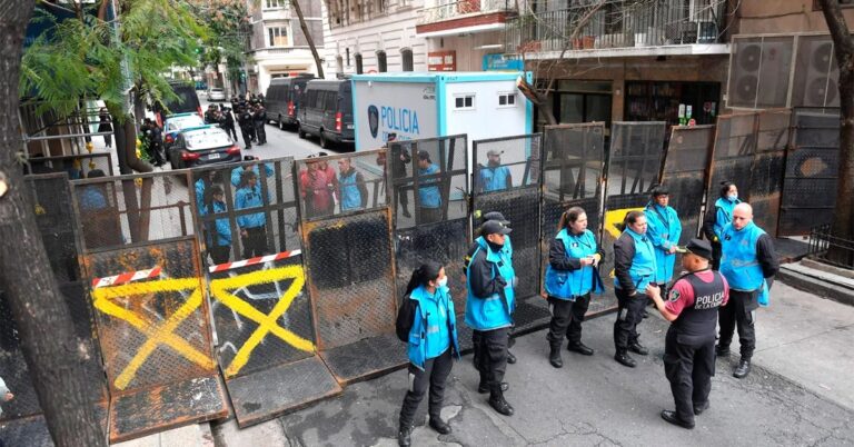 Fallo judicial sobre operativo policial en casa de Cristina Fernández: “Cese en forma inmediata”