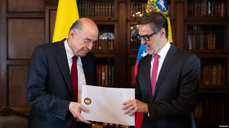 Plasencia presentó las credenciales como embajador de Venezuela a la Cancillería de Colombia