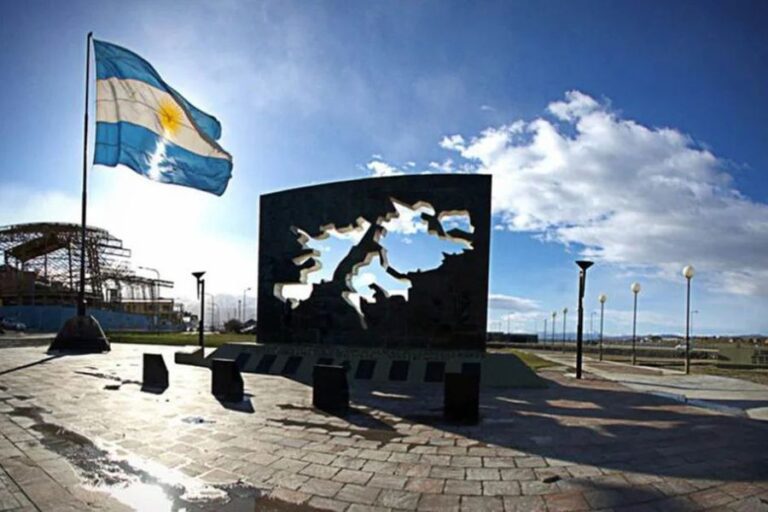 Cinco vuelos irregulares detectó Argentina a Malvinas desde Chile