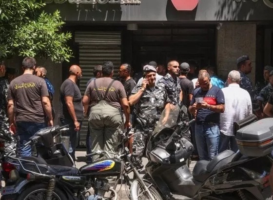 Libanés secuestra banco para que le entreguen sus $209.000 bloqueados