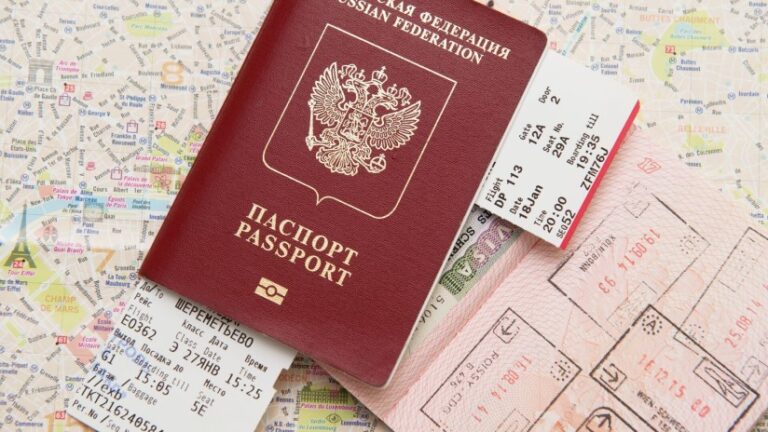 UE llega a acuerdo político para suspender por completo el régimen simplificado de visados con Rusia