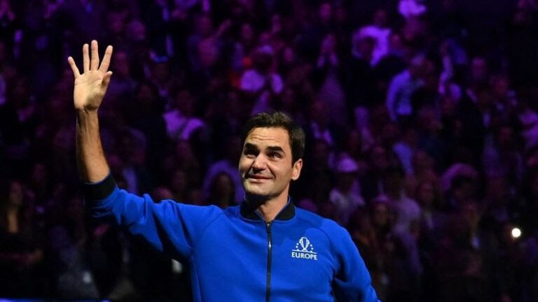 Federer se despide con una derrota en dobles con Nadal