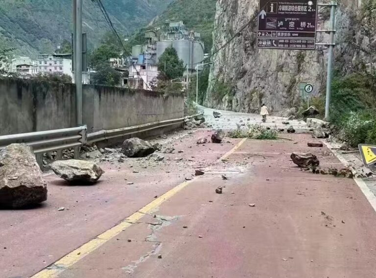 Al menos siete muertos deja sismo en el suroeste de China