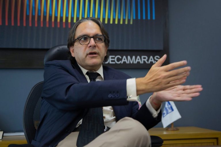Carlos Fernández: Debe discutirse un nuevo acuerdo de complementariedad con Colombia