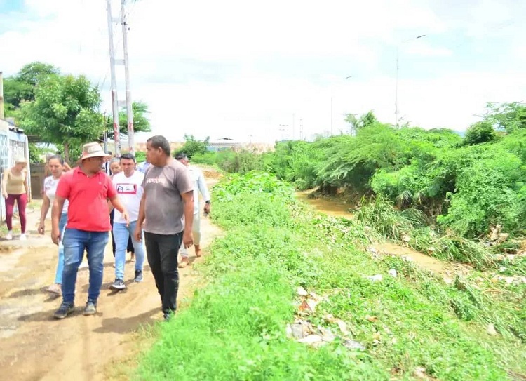 Alcalde Henry Hernández iniciará limpieza de quebrada en sector Cruz Verde